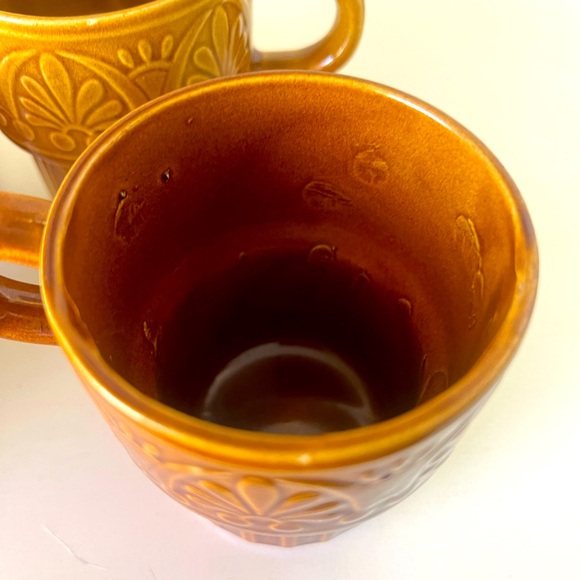 4 VTG Embossed Mid
Century Modern Ceramic Glazed
Stacking Mugs Japan
Brown Gold - Picture 8 of 9
